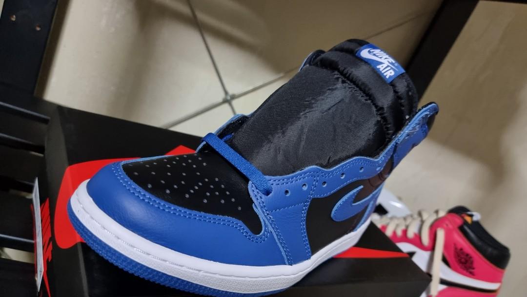 which stores sell jordan 1