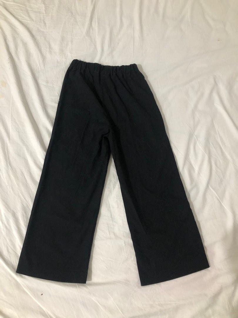 Korean Black Trouser (24-25”) (Category: Other Bottoms) located in Las Pinas. Submitted by iesiley (Listing ID 1194358990, Image 2). Description: (No ww) I also have this in a nice beige color 32” - ankle length :).