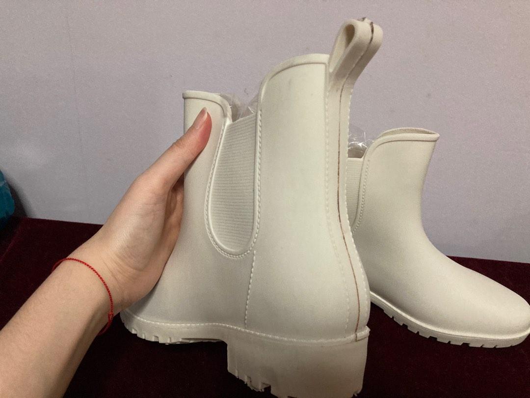 White ankle hotsell rain boots