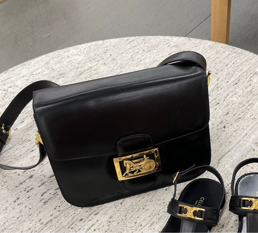 Celine vintage 2024 horse carriage bag