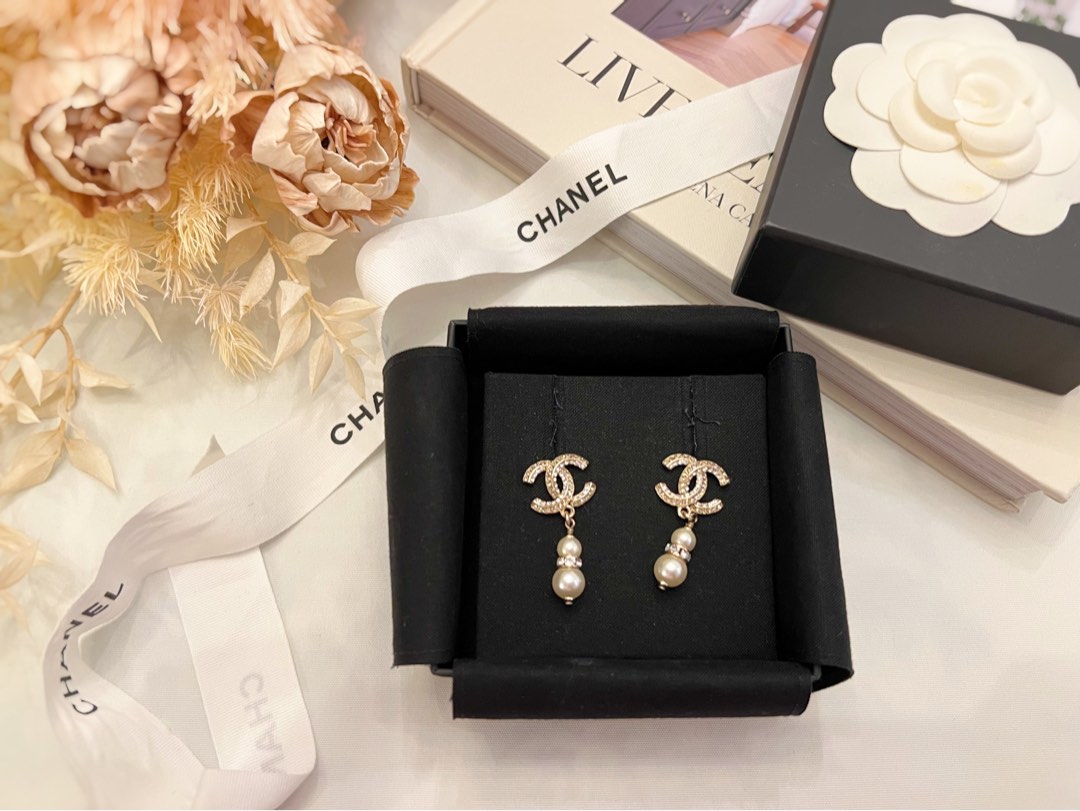 Chanel Silvertone Cc Faux Pearl Drop Earrings in Metallic  Lyst