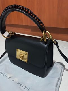 (Category: ) located in . Submitted by insidehercloset (Listing ID 1194301236, Image 1). Description: .
