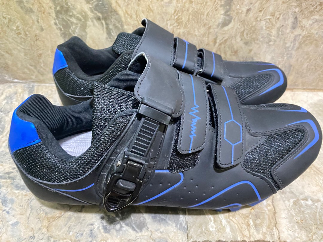 cleat shoe