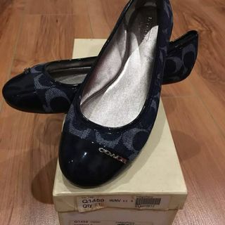 Coach clearance navy flats