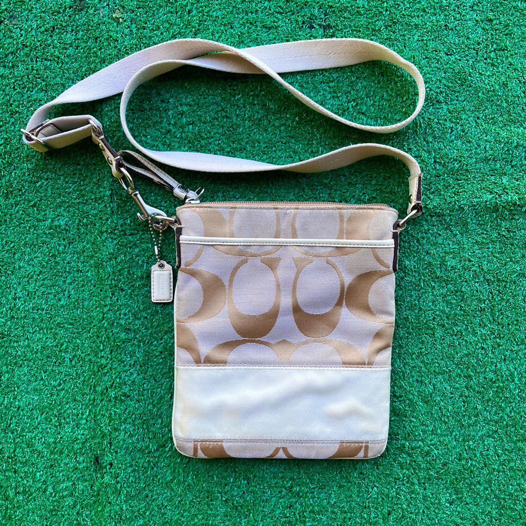 Coach Sling Bag, Women's Fashion, Bags & Wallets, Crossbody Bags on