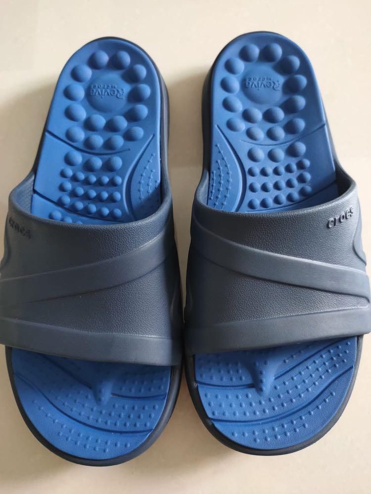 Mens crocs top flip flops sale