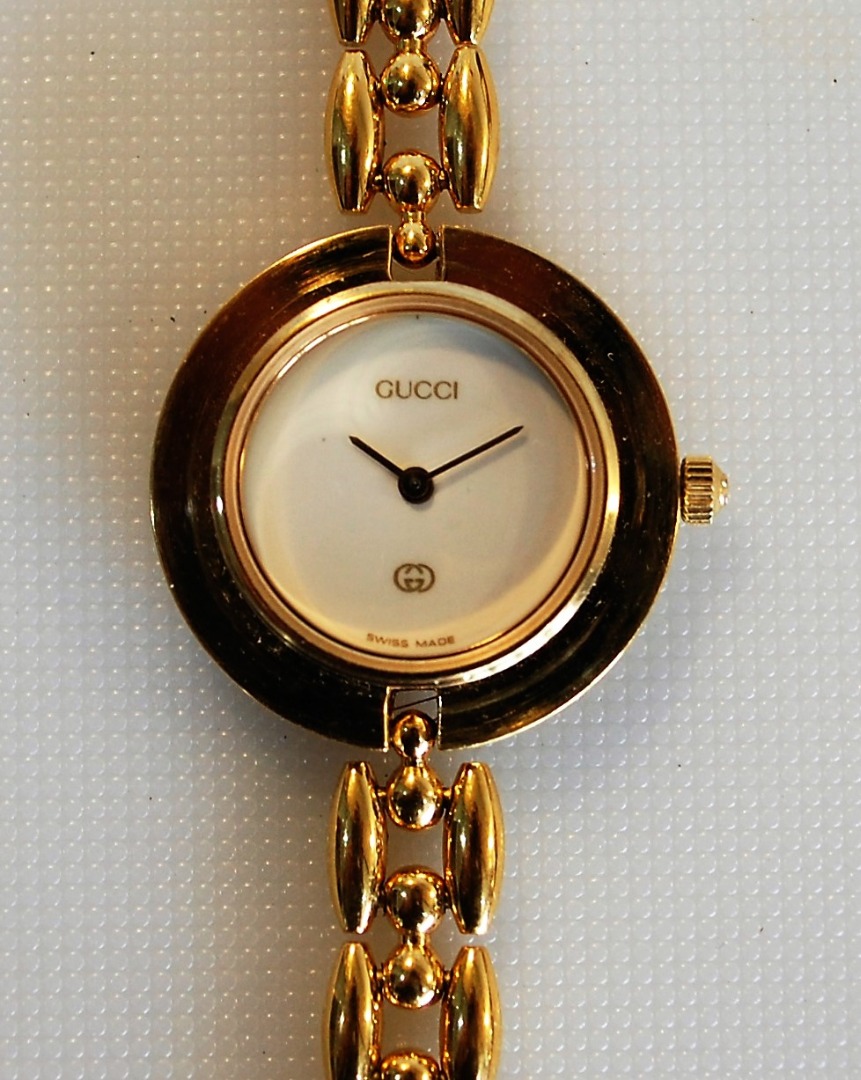 Gucci Ladies Watch 11 12 Looks New