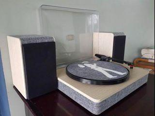 Hardly used Flea Market Vinyl turntable