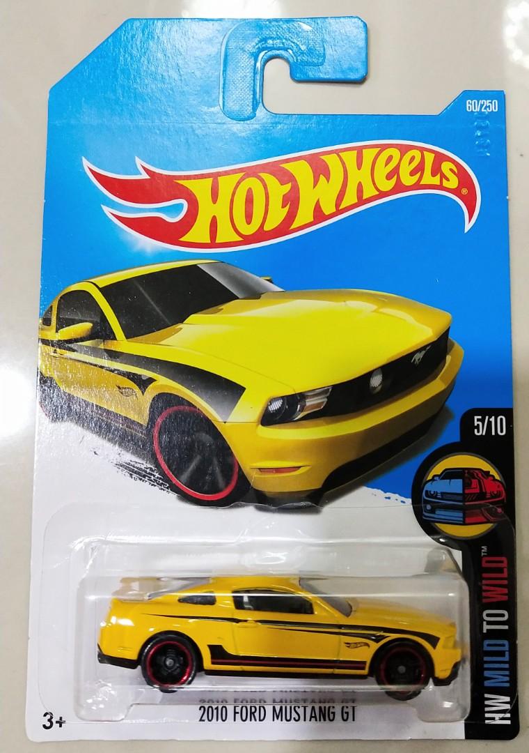 Hot wheels 2010 ford mustang gt top