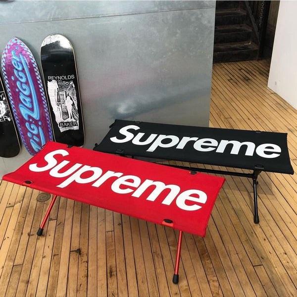 半額】 送料込み 22SS SUPREME HELINOX BENCH ONE RED国内正規品 ヘリ