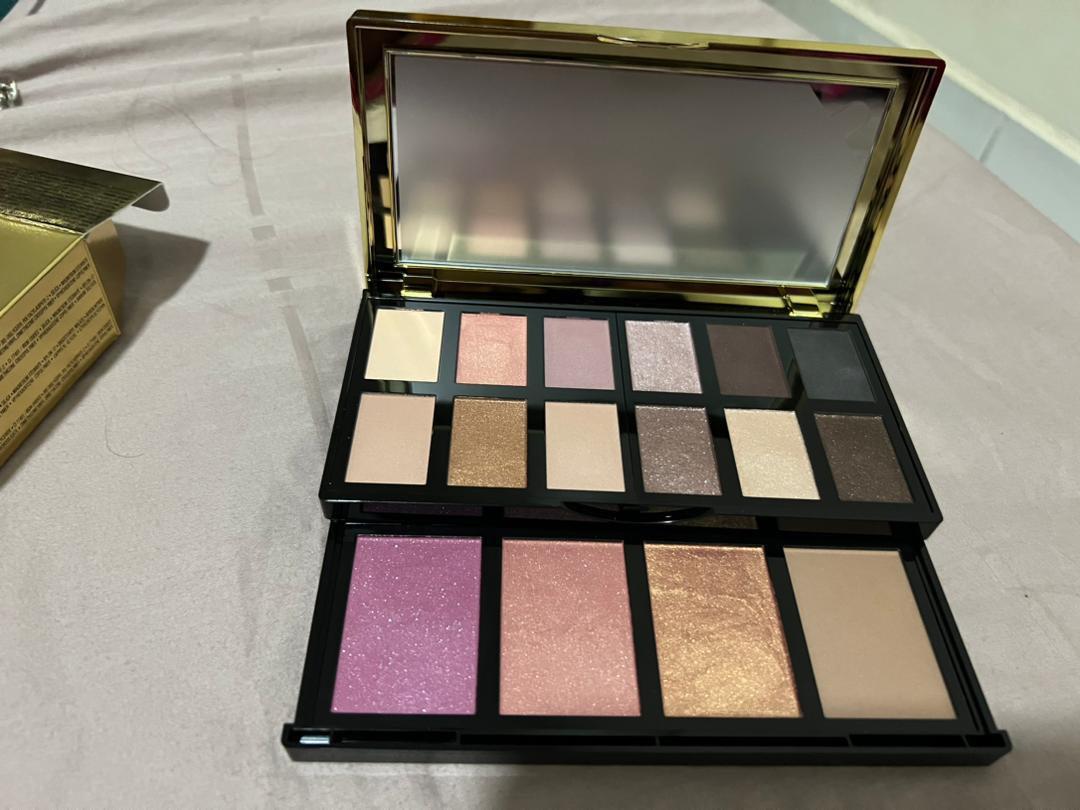 Lancome Limited Edition Eyeshadow Maxi Holiday Palette, Beauty & Personal  Care, Face, Makeup on Carousell