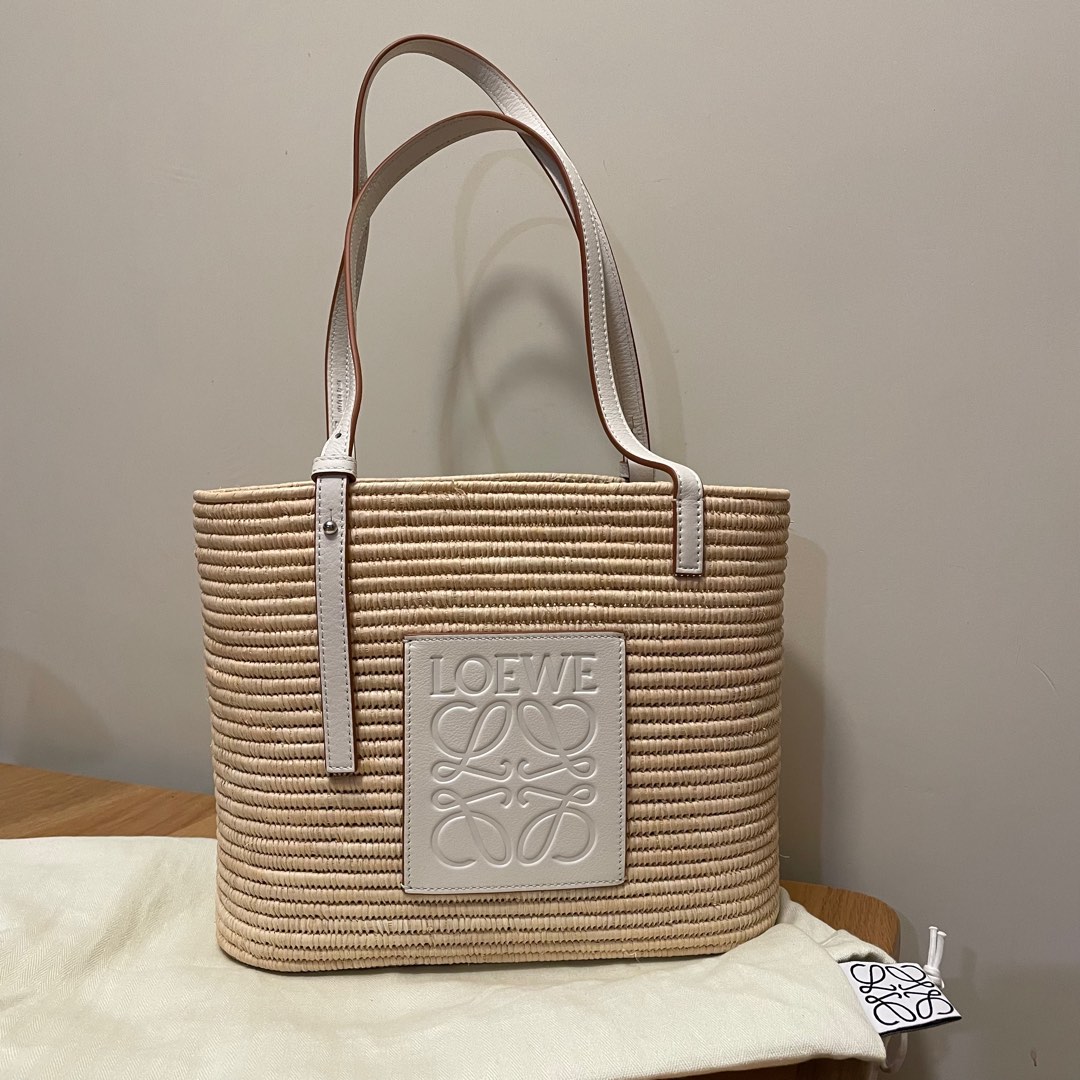 Loewe Small Square Basket bag in raffia and calfskin, 名牌, 手袋及銀包 Carousell