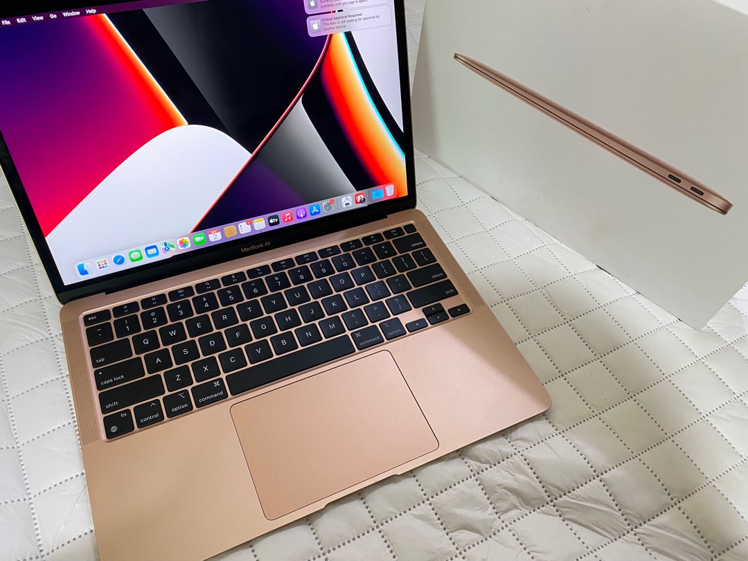 Macbook Air M1 Gold 8gb Ram 256gb SSD Complete with box and charger