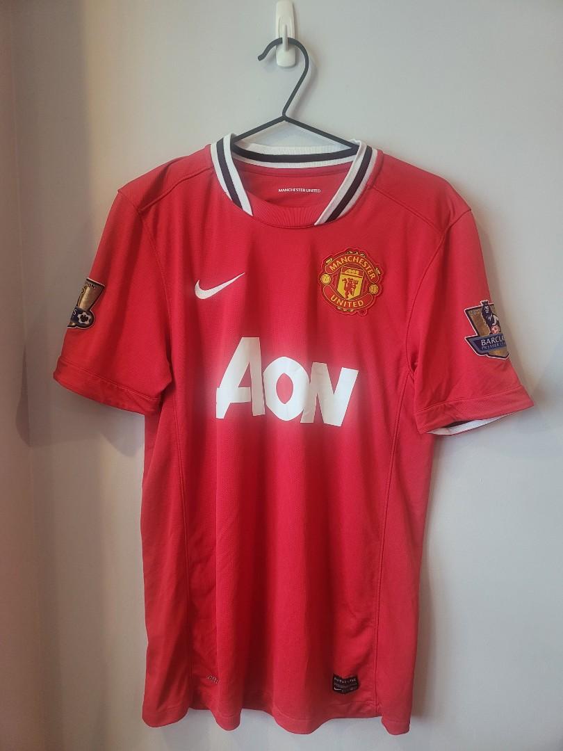 Manchester United Jersey, Men's Fashion, Activewear on Carousell