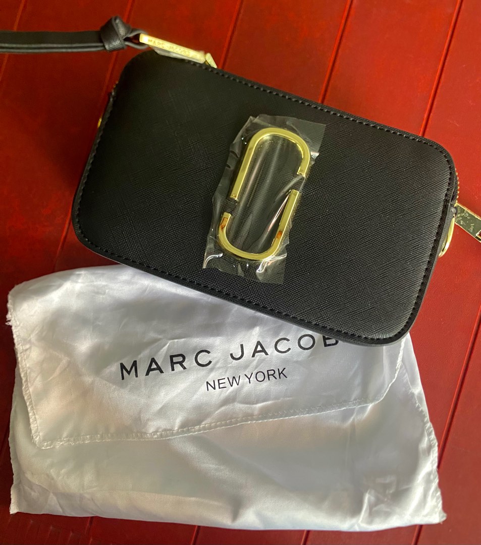 Marc Jacobs Camera Bag, Luxury, Bags & Wallets on Carousell