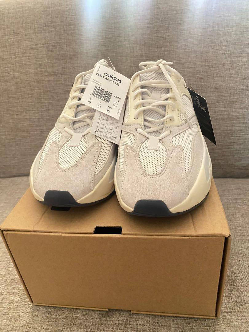 Adidas yeezy 700 box