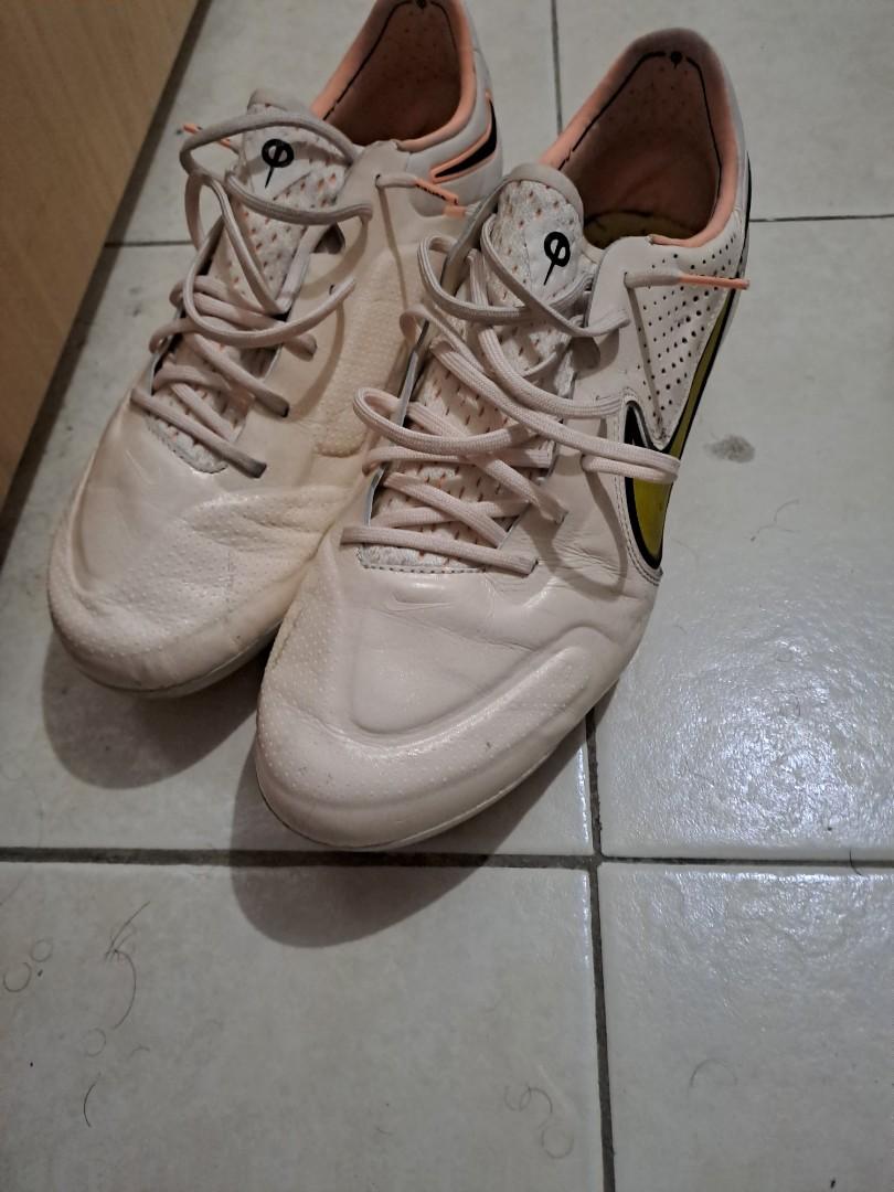 nike tempo footy boots