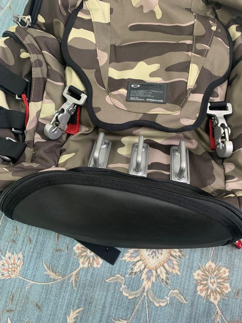 Oakley Kitchen Sink Camo, Men's Fashion, Bags, Backpacks on Carousell