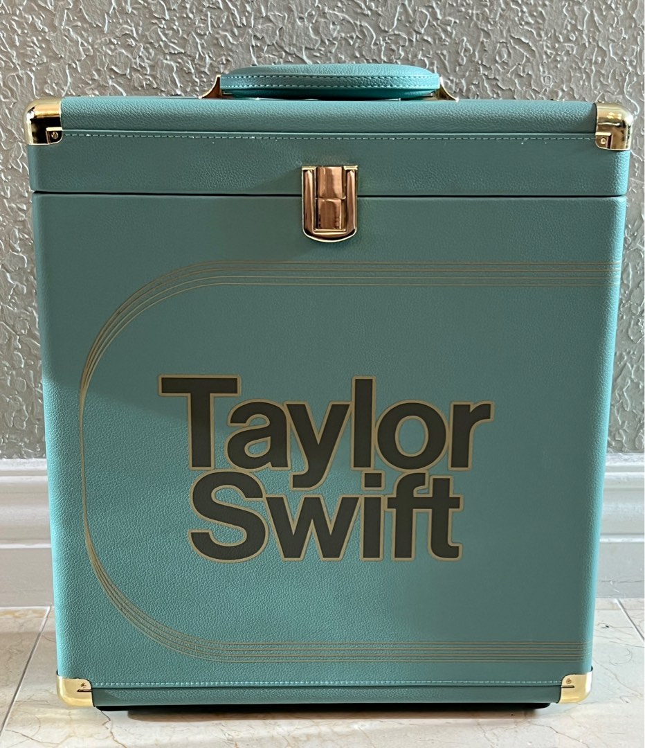 On the way- Taylor swift midnights vinyl collector's case, 興趣及