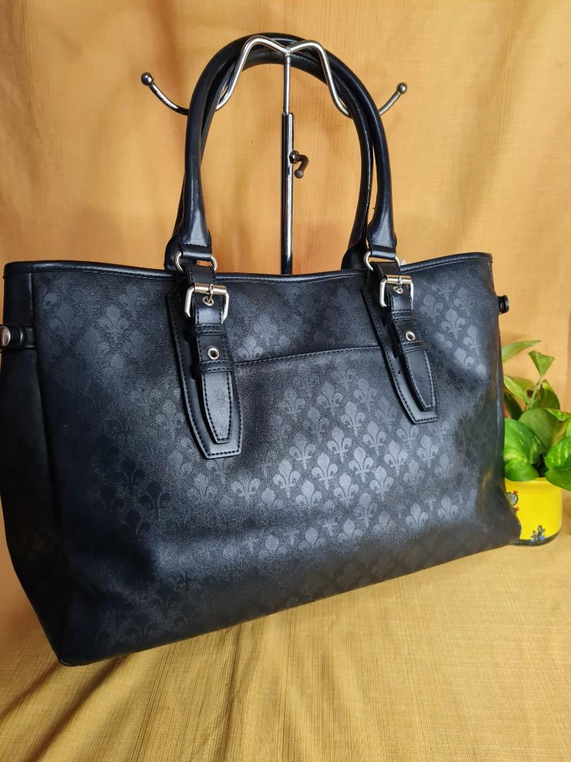 Patrick Cox Shoulder Bag, Luxury, Bags & Wallets on Carousell