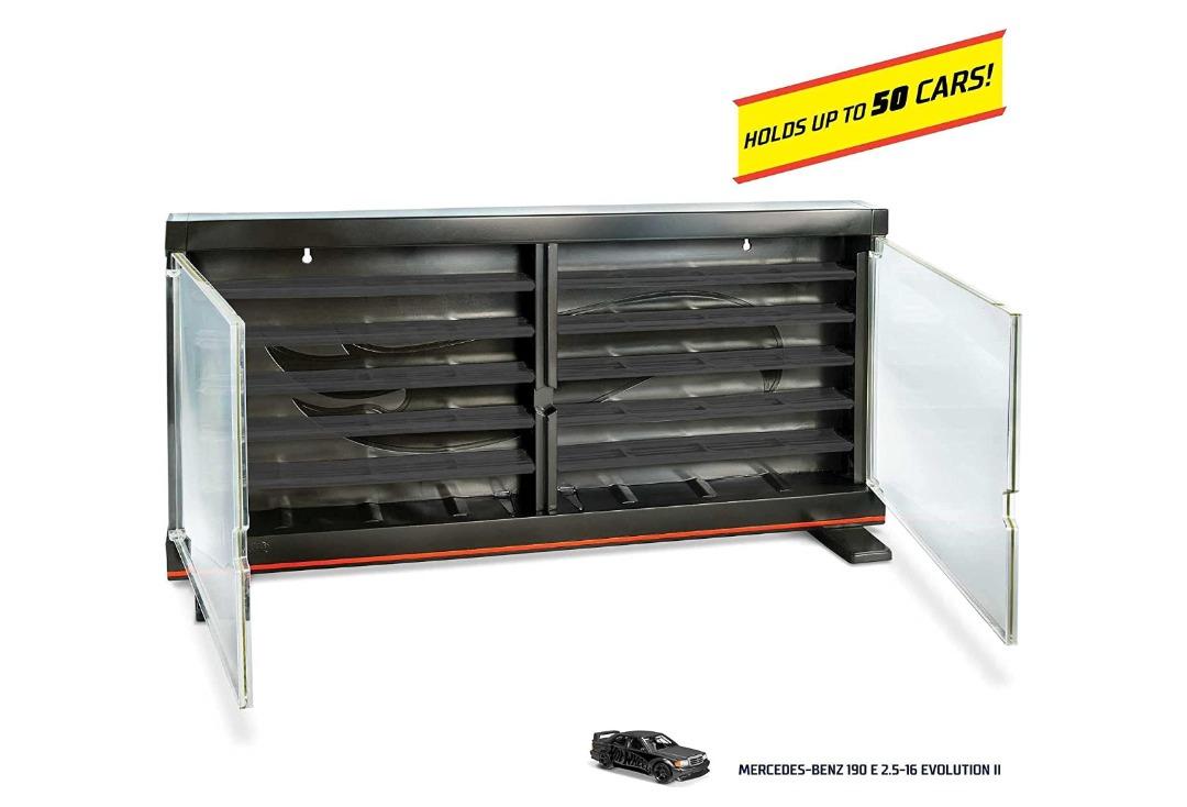 (PO)Hot Wheels Premium Display Case with Exclusive MercedesBenz 190E 164 Scale Sports Car for