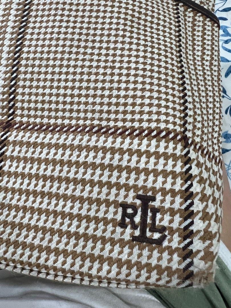 Ralph Lauren plaid shoulder bag classic (Category: Luxury Bags & Wallets) located in Carmona. Submitted by tabacheengcheeng (Listing ID 1194237936, Image 2). Description: Maayos pa medyo nababakbak lang ung trim dahil di nagagamit. .