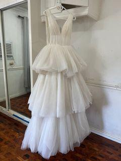 Rare Luxury minimalist off white wedding/ prenup ball gown chiffon 3 giant ball gown