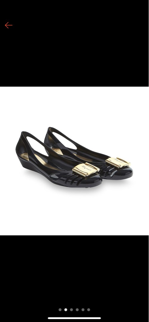 salvatore ferragamo bermuda jelly flats