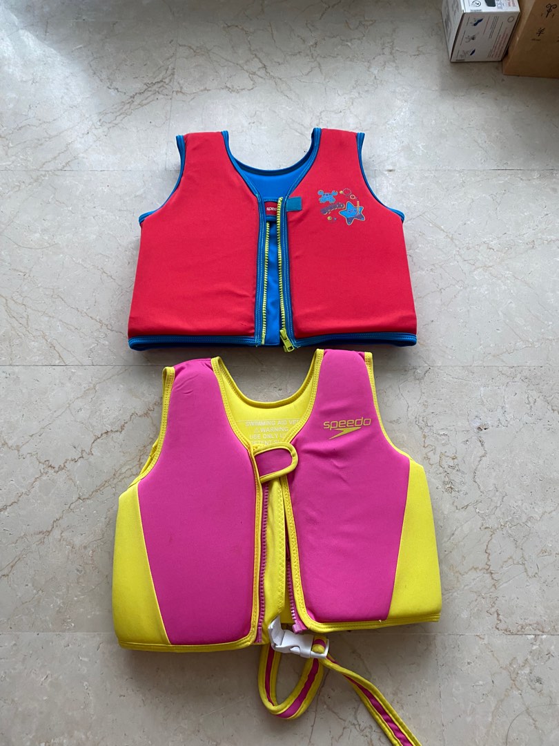 Speedo Swimming Vest, Babies & Kids, Babies & Kids Fashion on Carousell