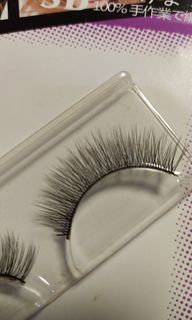 (Category: ) located in . Submitted by makeupbrush (Listing ID 1194356946, Image 1). Description: .