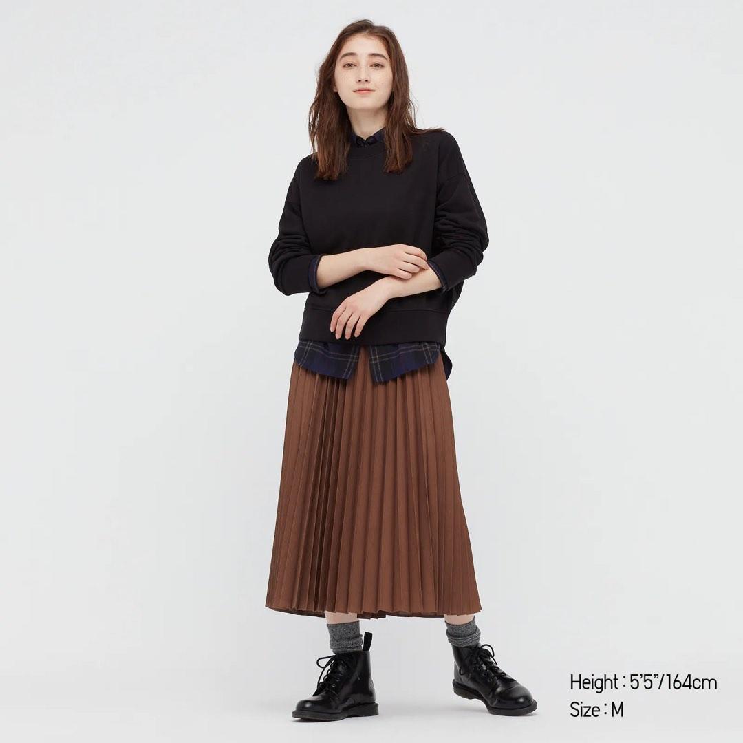 Uniqlo Pleated skirt in brown Women s Fashion Bottoms Skirts on
