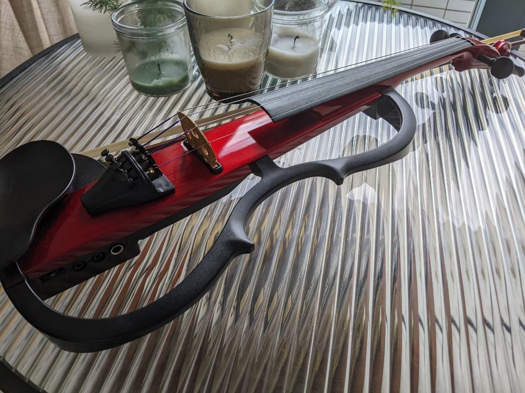 Yamaha SV130 electric violin and bow, 興趣及遊戲, 音樂樂器 & 配件, 樂器 Carousell