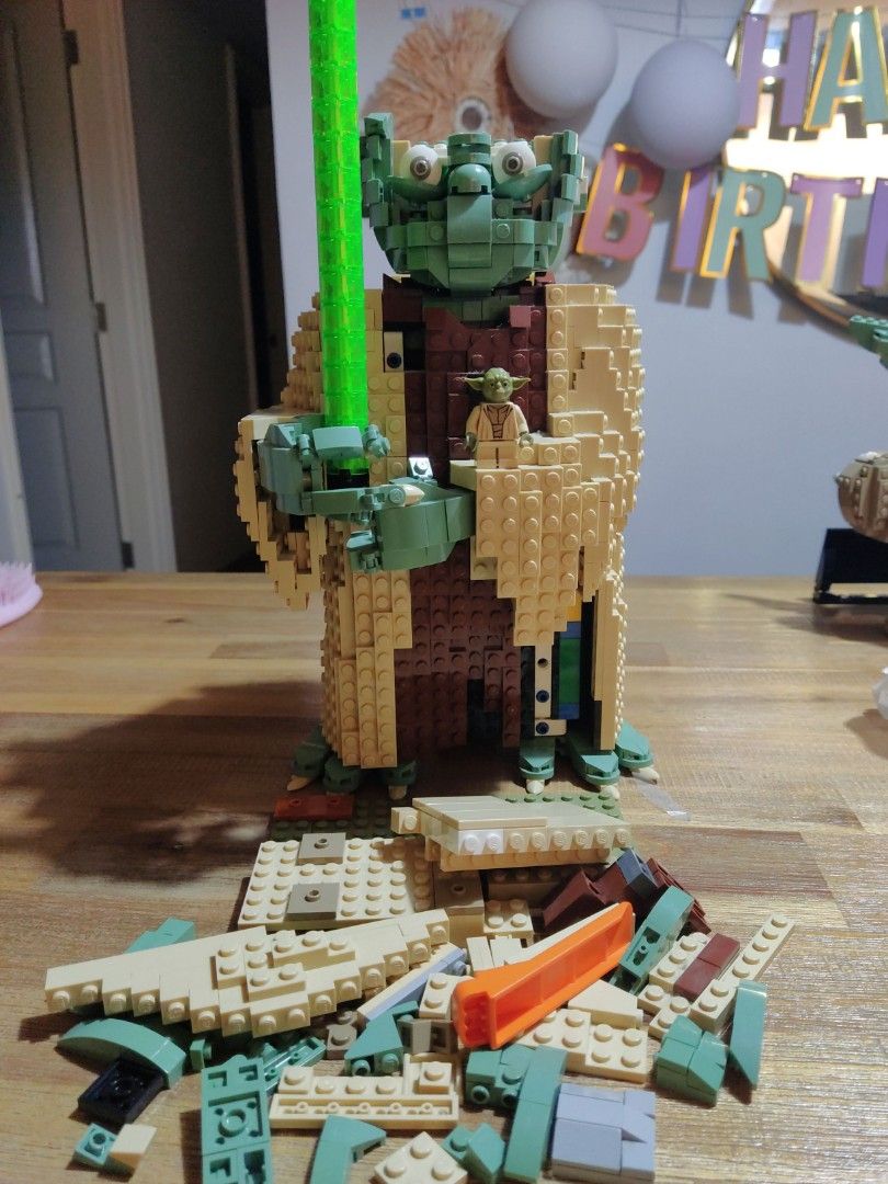LEGO Set 75255-1 Yoda (2019 Star Wars)
