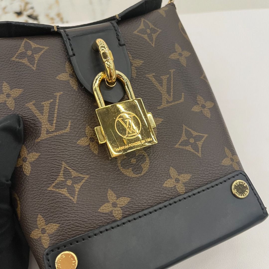 Louis Vuitton Monogram Reverse Bento Box Noir 