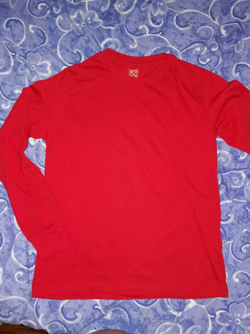 🍒 Cotton long sleeve basic top (Category: Longsleeves) located in Muntinlupa City. Submitted by circleback (Listing ID 1198158246, Image 1). Description: Only used once for a Halloween costume! Small on tag, but still comfy and fitted on an L. Like new! Comfy cotton material :) Nice for layering. Feel free to message for more photos / measurements / queries :).