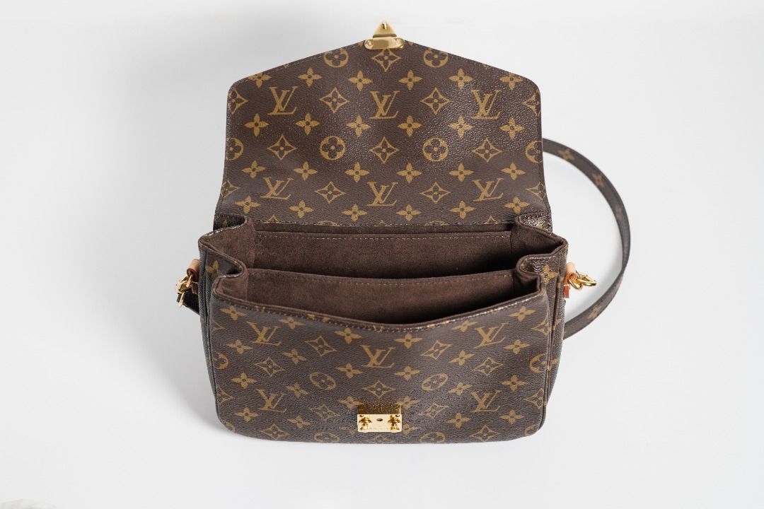 Pochette Metis  Rent Louis Vuitton Purse at Luxury Fashion Rental