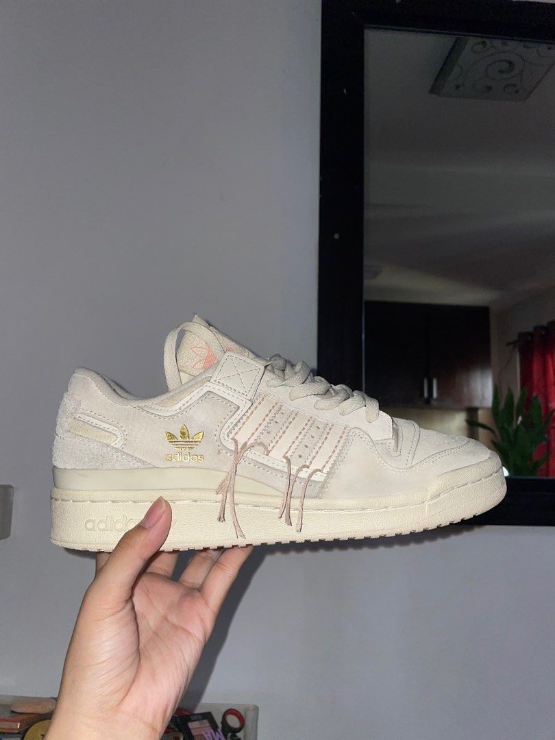adidas originals forum 84 low trainers in off white
