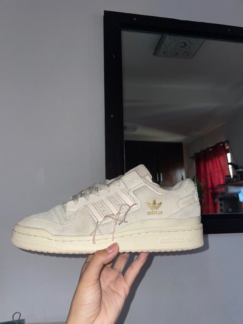 adidas originals forum 84 low trainers in off white