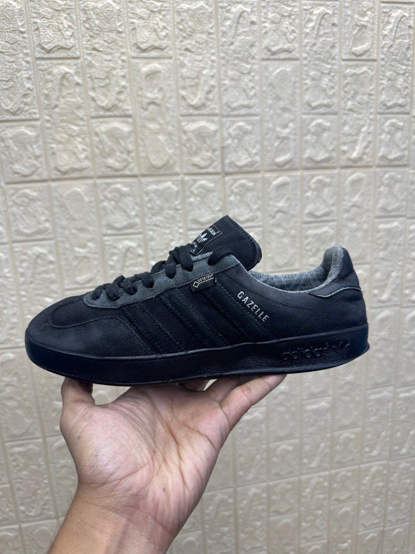 Adidas gazelle black size 7 deals