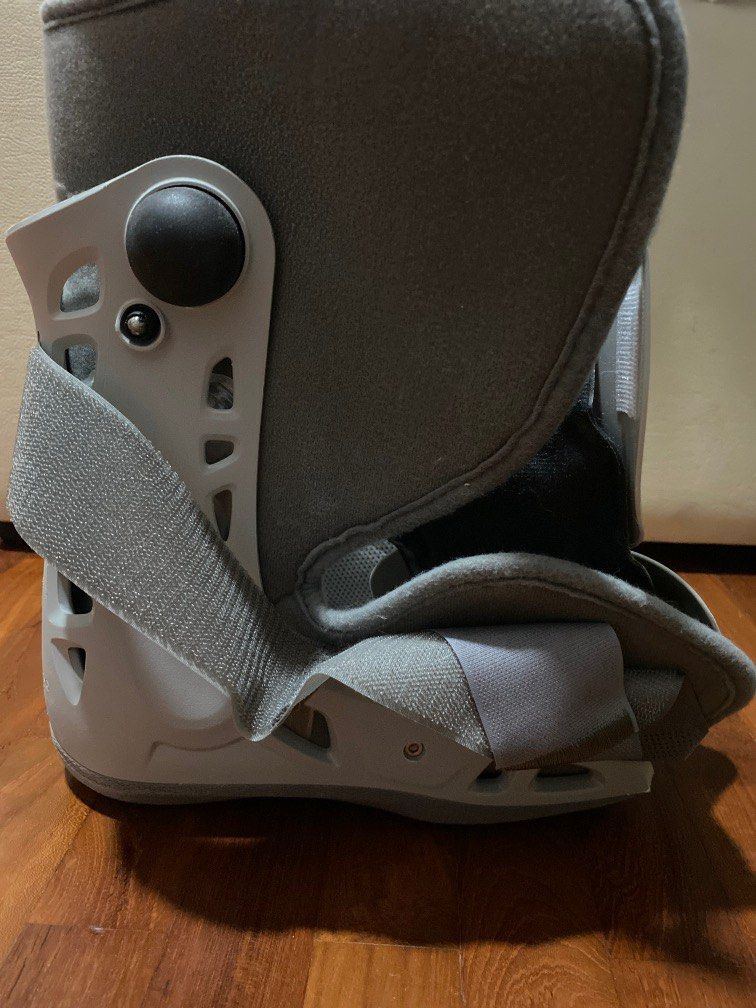 Aircast Boot, Health & Nutrition, Medical Supplies & Tools on Carousell