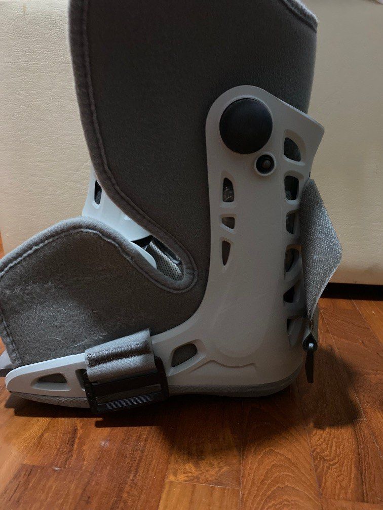 Aircast Boot, Health & Nutrition, Medical Supplies & Tools on Carousell