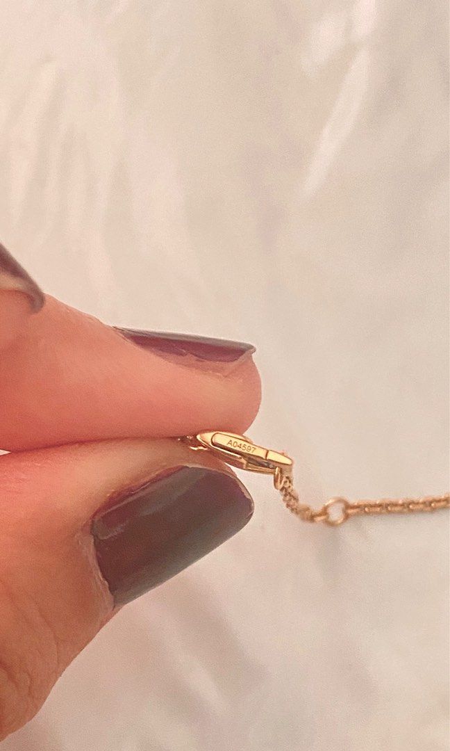Louis Vuitton 18k Gold and Diamond Idylle Blossom Pendant Necklace -  Yoogi's Closet