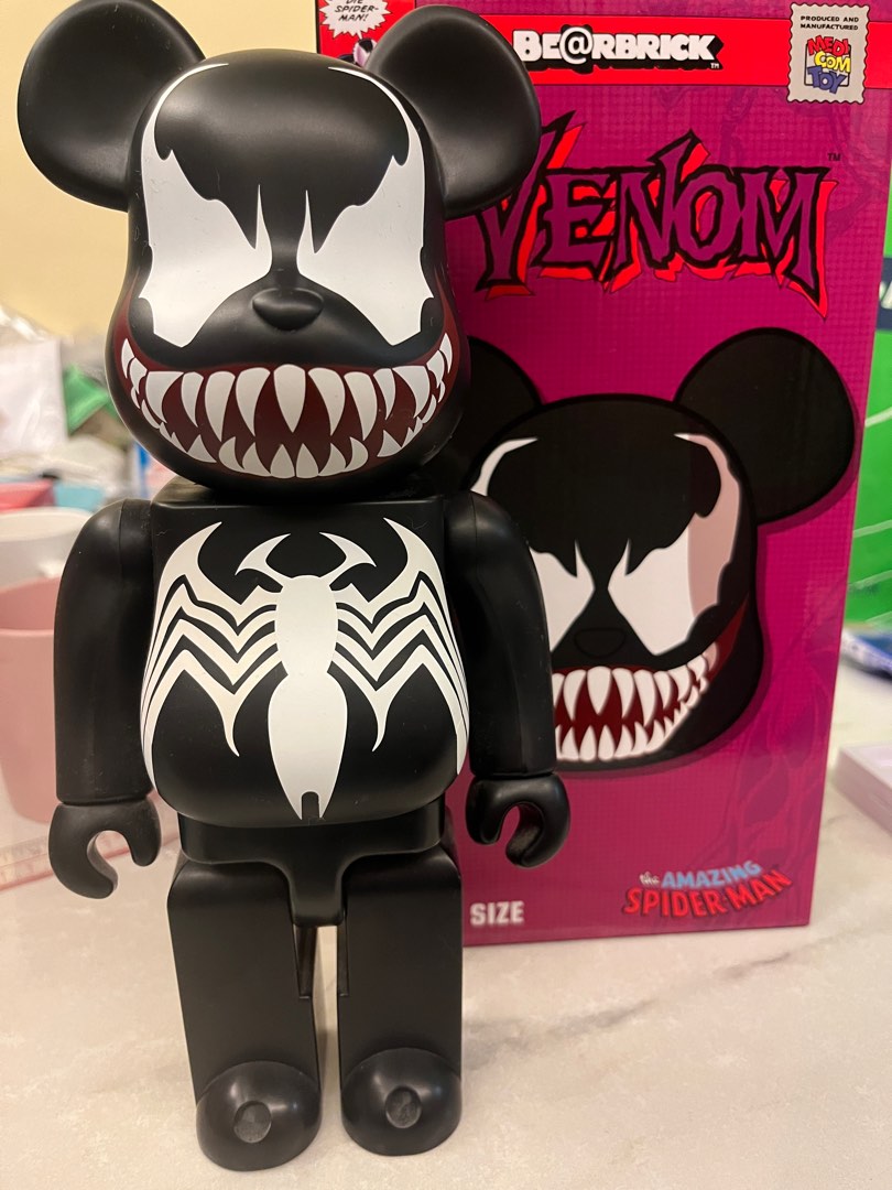 Bearbrick venom 400%, 興趣及遊戲, 玩具& 遊戲類- Carousell