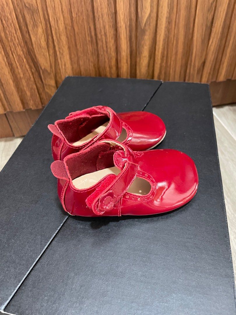 Red t bar new arrivals sandals