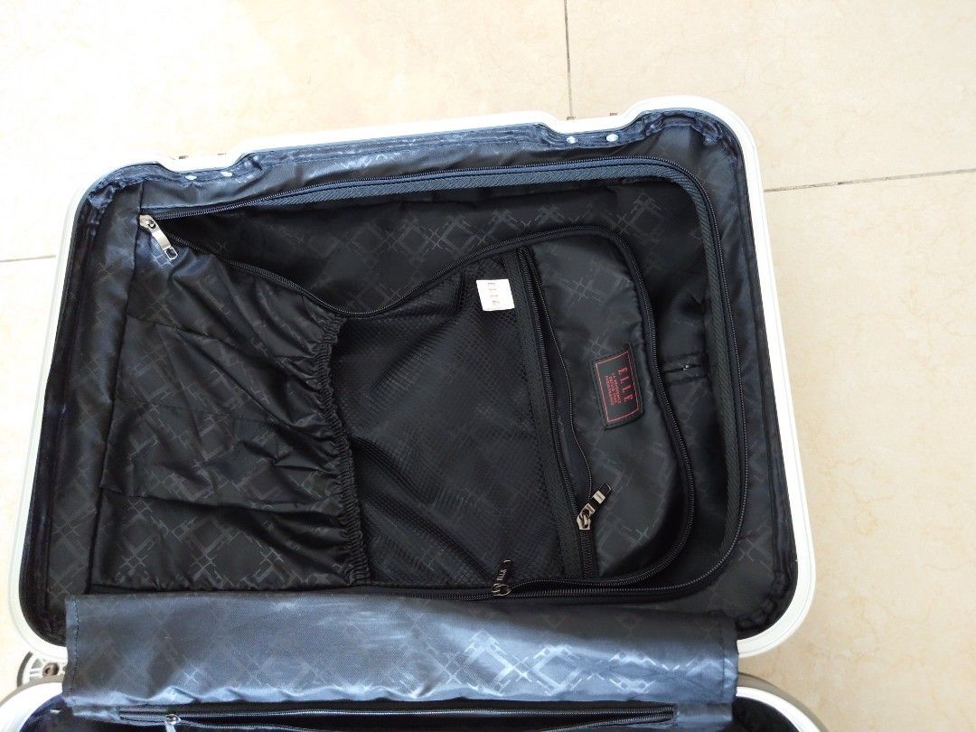 Brand New Cabin sized Elle suitcase, 興趣及遊戲, 旅行, 旅遊 旅行必需品及用品 Carousell