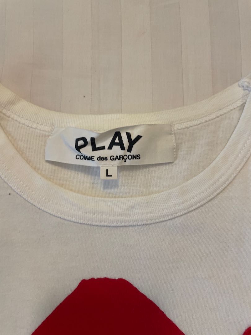 cdg tee (Category: Tshirts & Polo Shirts) located in Singapore. Submitted by xxxxxxxxxx13 (Listing ID 1198018839, Image 2). Description: good condition, letting go really low.