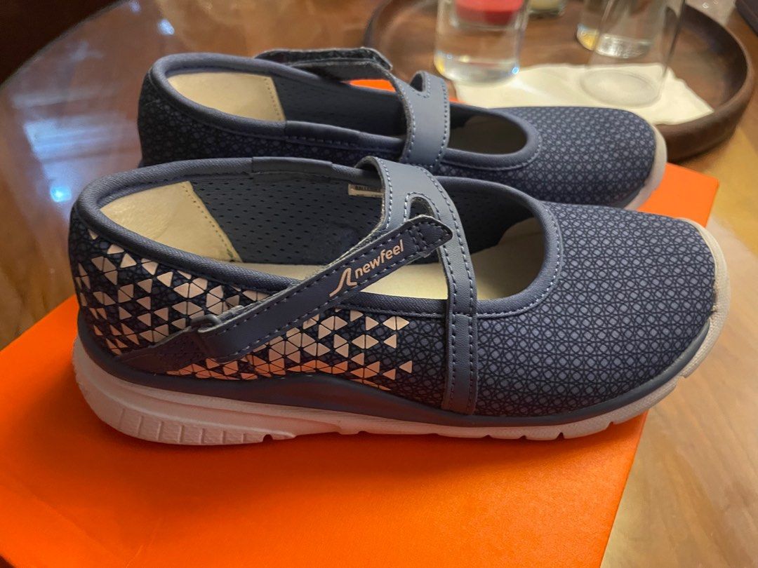 Walking ballerina shoes top