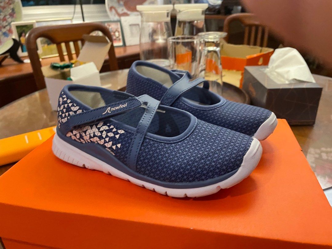Decathlon pumps hotsell shoes