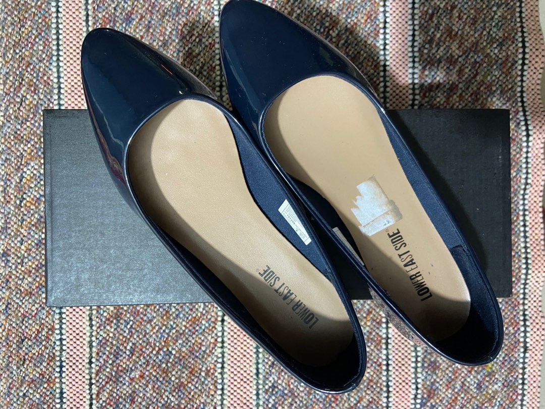 flats with blue bottoms