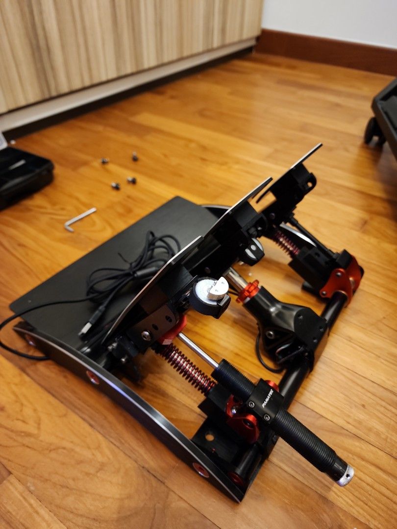 Fanatec Clubsports V3 with damper & brake performance kit, Video Gaming